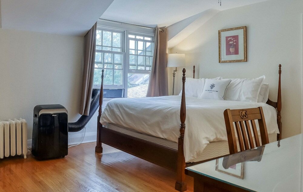 Фото Hochelaga Inn