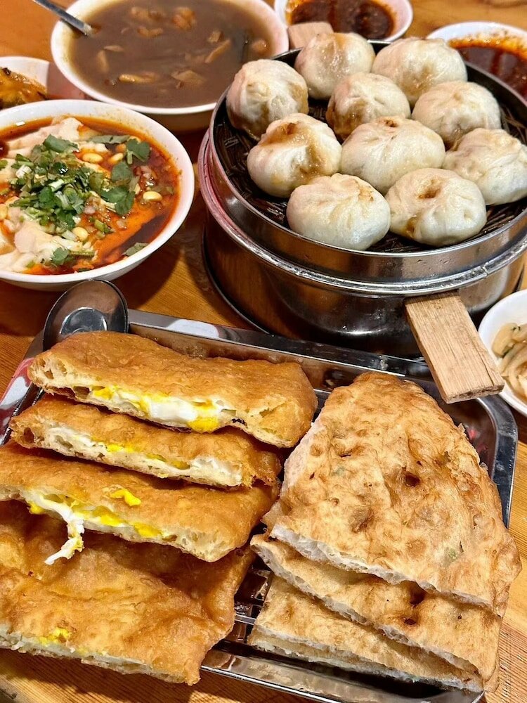 Фото East Sacred Hotel