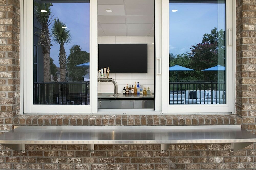 Фото Hilton Garden Inn Pensacola Downtown