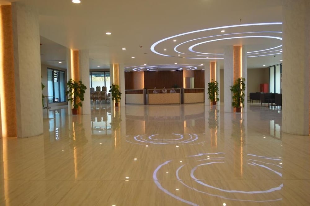 Фото Airport Avenue Hotel