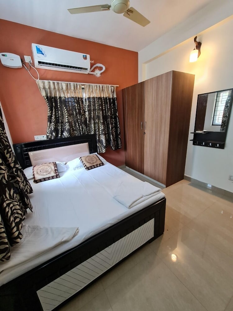 Фото S4 Sruthi Service Apartment