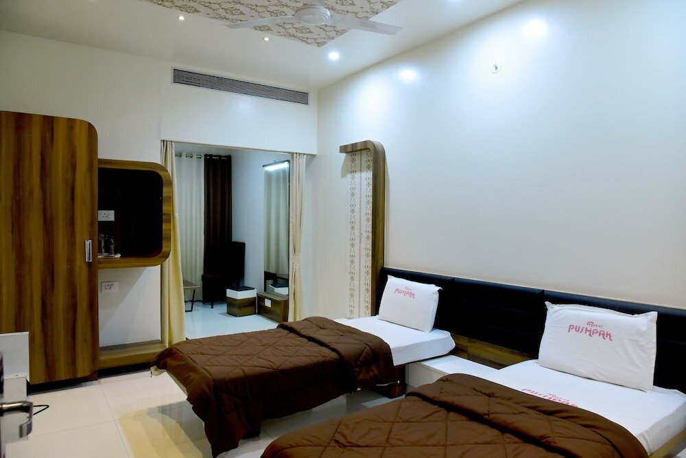 Фото Hotel Pushpak Satara
