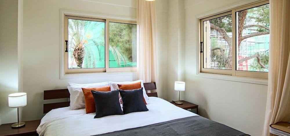 Фото Phaedrus Living: City View Luxury Iras Flat 102