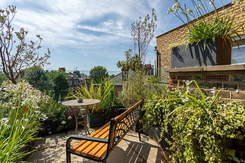 Фото Stunning Penthouse Apartment Near Battersea Park
