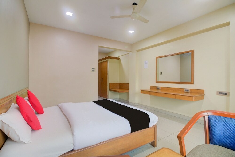 Фото Capital O 45621 Tuliipstays Hotel Ashok Bhiwandi