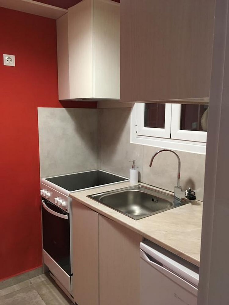 Фото Pagrati Park Front Studio