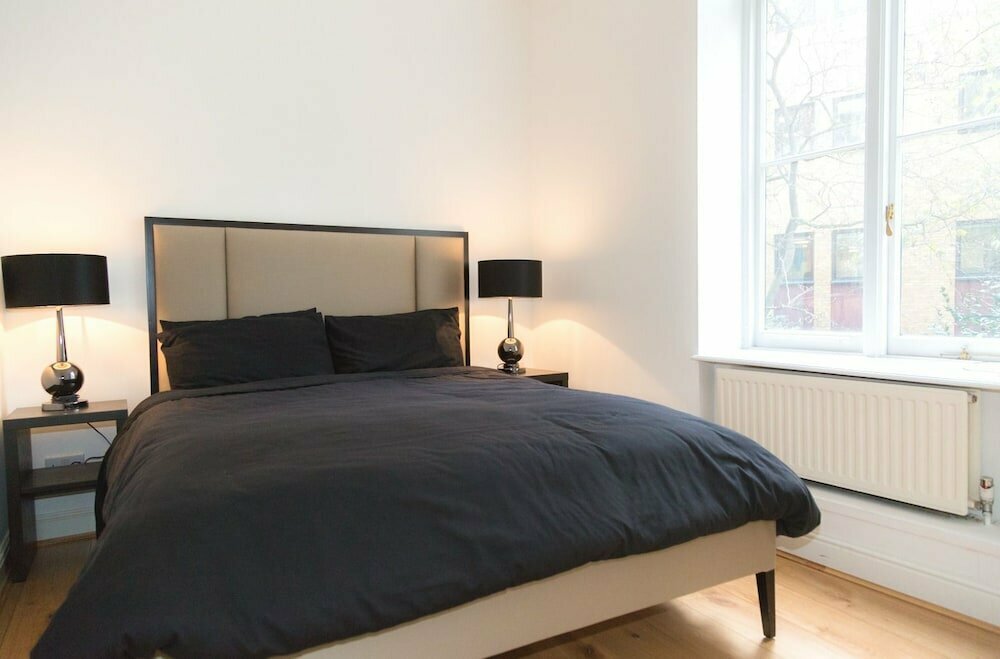 Hotel Modern 2 bed flat in historic building, London, photo