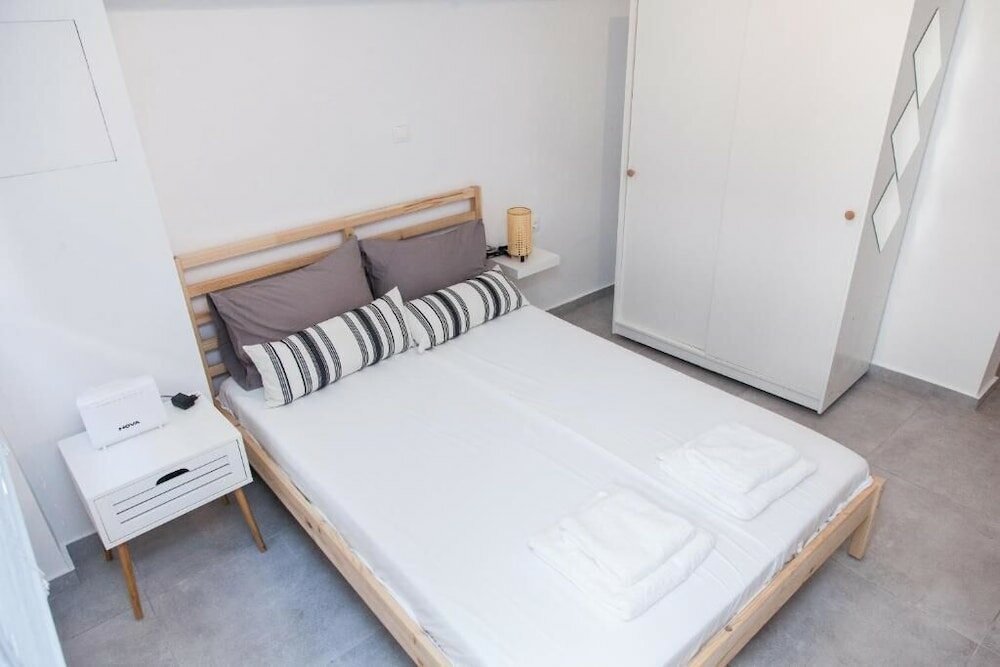 Фото Cozy studio in Athens