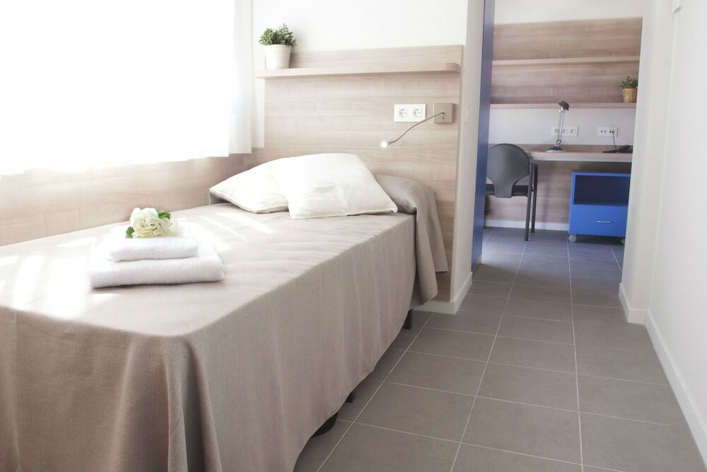 Фото Colegio Mayor La Concepción - Campus Accommodation