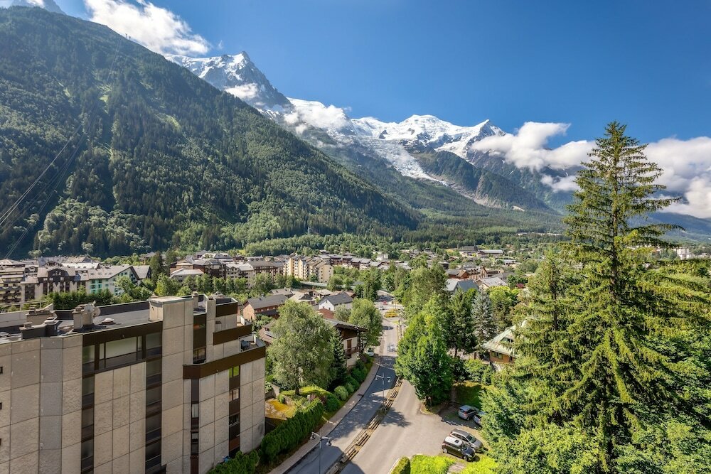 Фото Chalet Hôtel le Prieuré and SPA