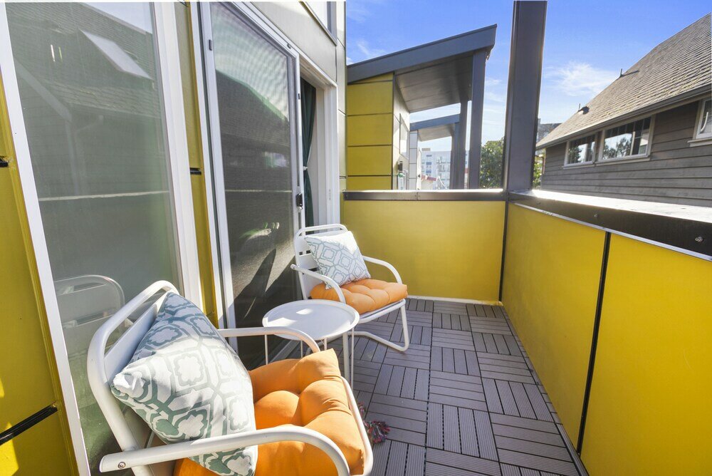 Фото Modern Sustainable Design in Ballard