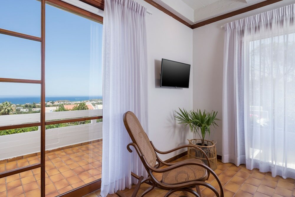 Фото Azatis Luxury Villa