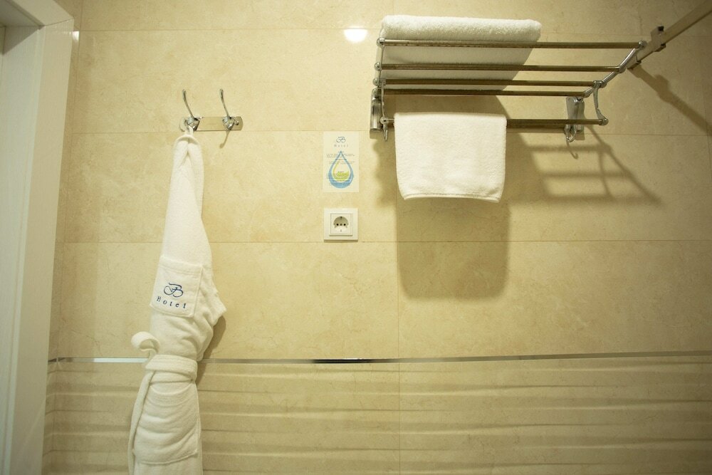 Фото B Hotel Bishkek