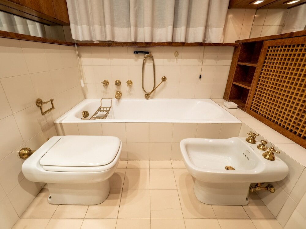 Фото Elegant Flat in Milan's Heart