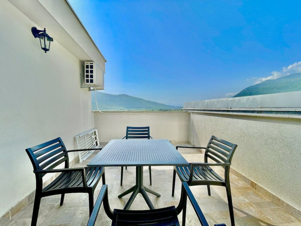 Фото Hotel Opera Jaz