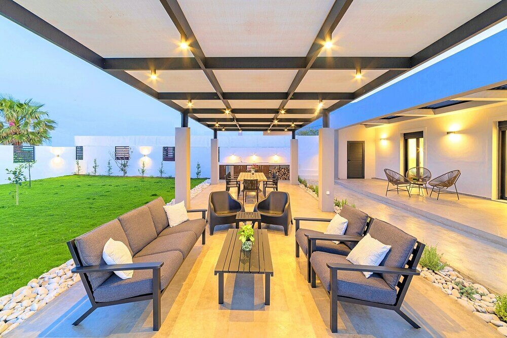 Фото Villa Solaris Heated Pool & Hot Tub