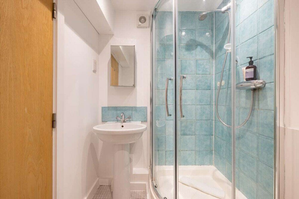 Фото The London Loft - Glamorous 2bdr Flat With Parking