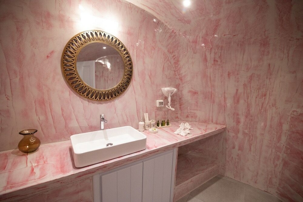 Фото Sun Angelos Oia - Luxury Cave Suites