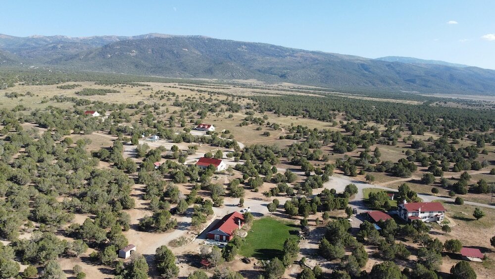 Фото Hacienda Roja - The Cedars № 7 at Wind Walker Homestead