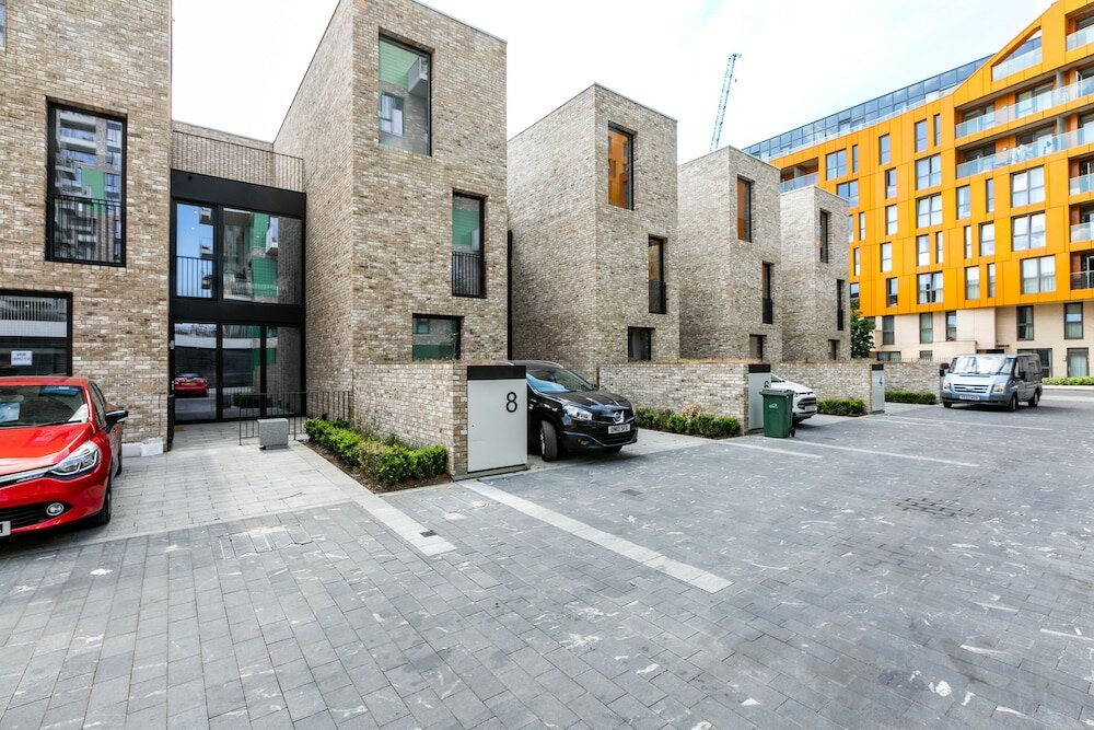 Фото Modern Townhouse Near 02 Arena & Excel