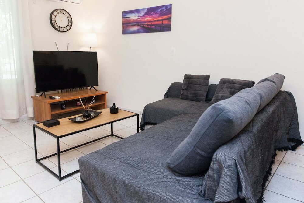 Фото Kallithea Charming New 1br Apartment