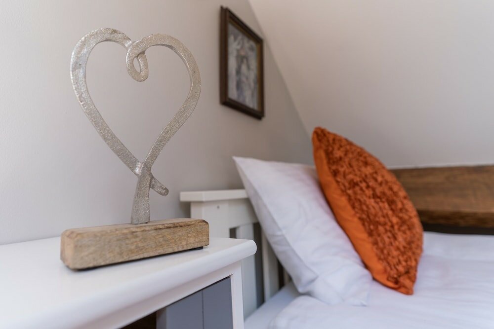 Фото Stunning 2-bed Cottage in Fordwells