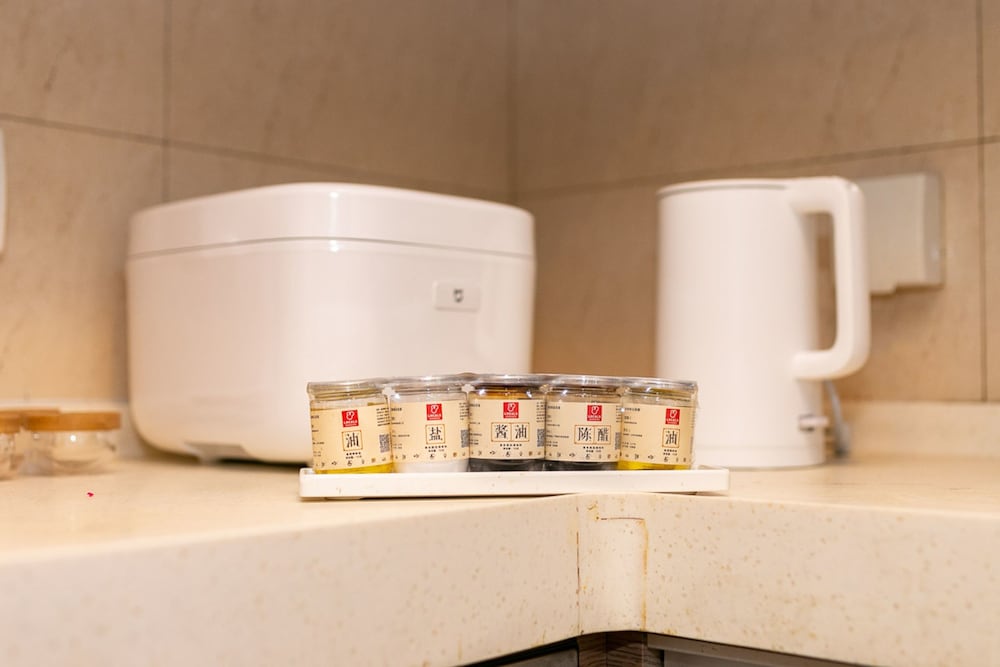 Фото Locals Boutique Apartment Gongbei No. 3