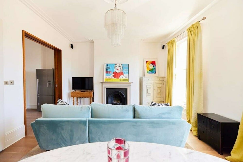 Фото The Walterton Sanctuary - Bright 3bdr Flat