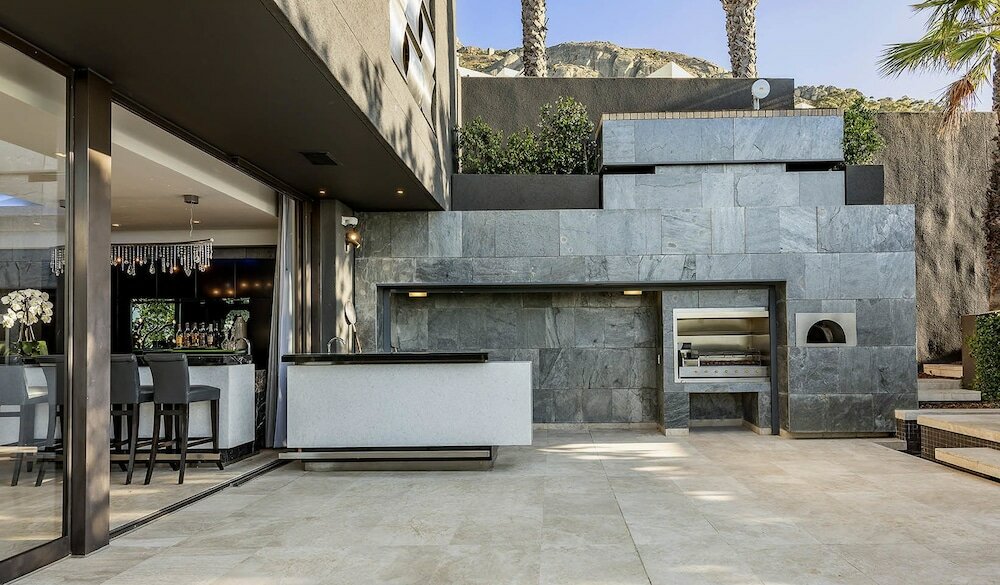 Фото Moondance Villa & Suites