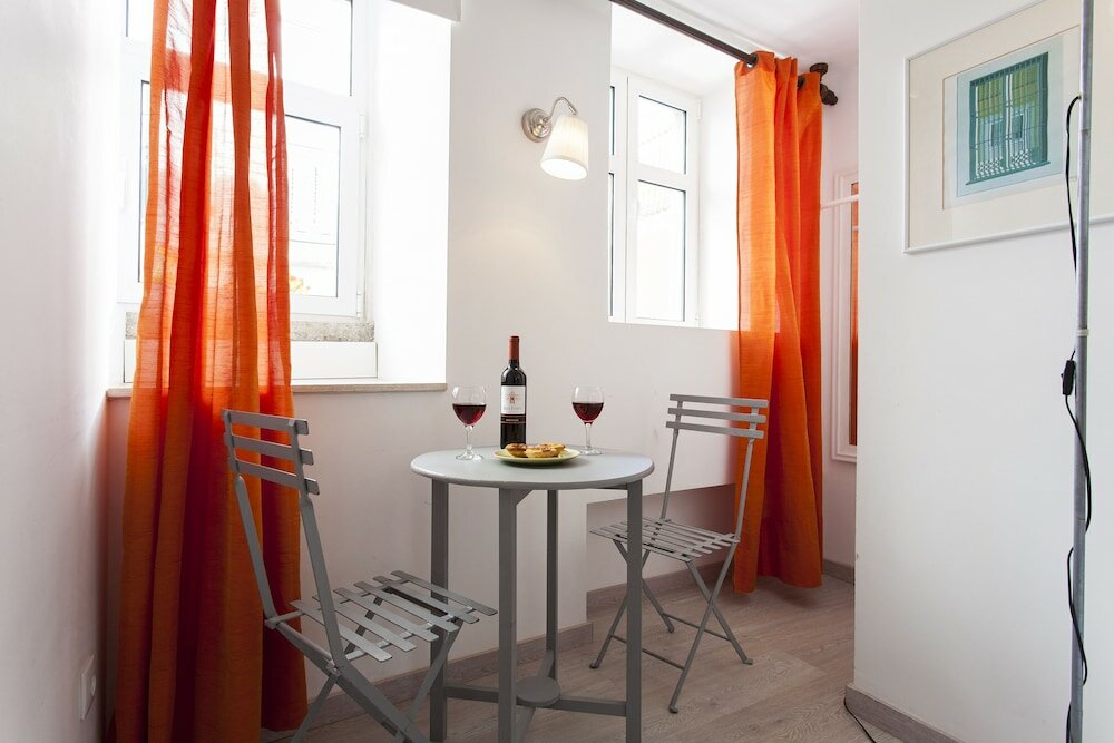 Фото Altido Charming 2br Apt w workspace at the heart of Alfama