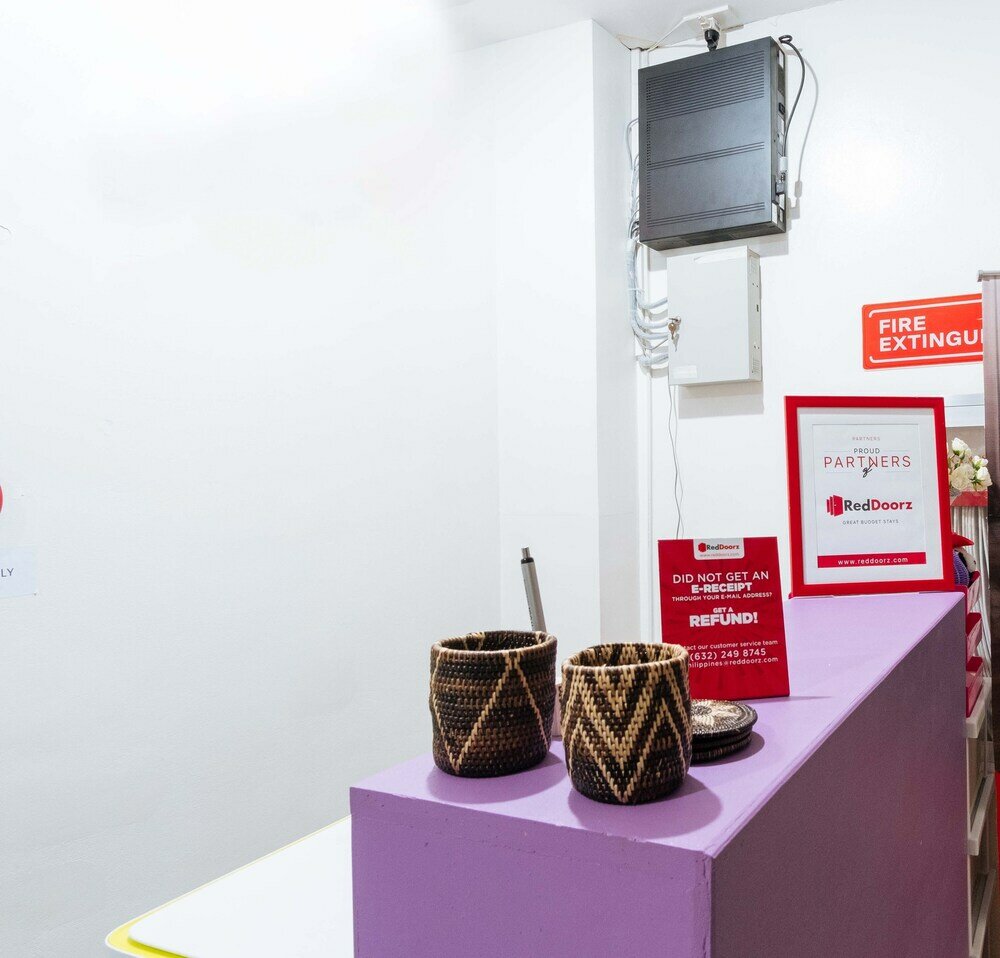 Фото RedDoorz Plus near Robinsons Place Manila