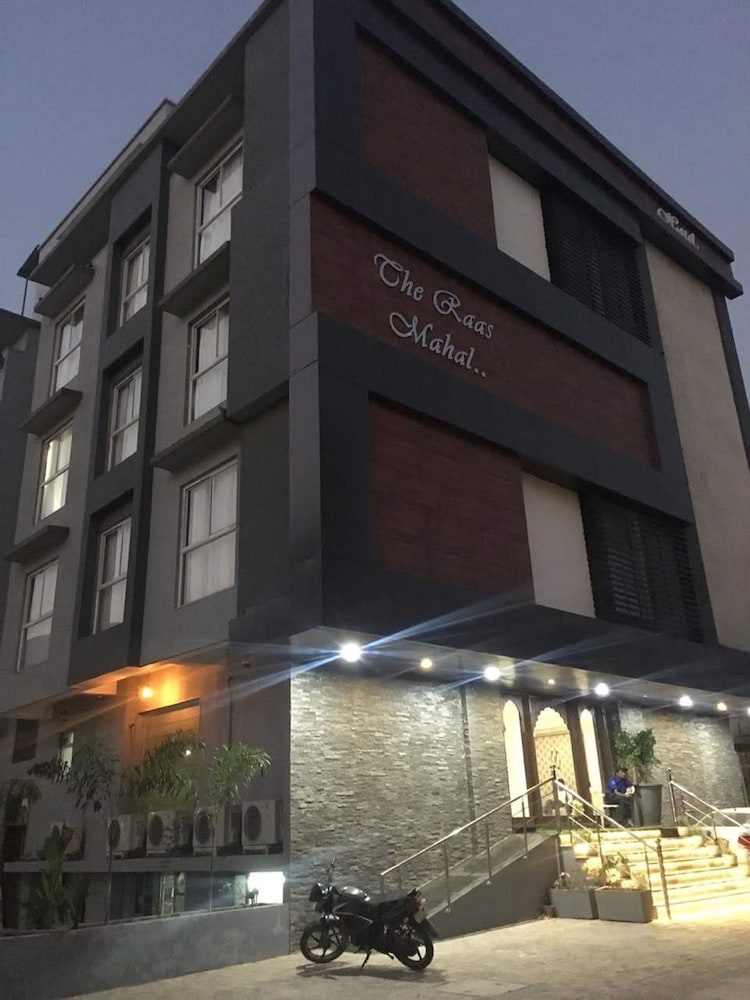 Фото The Raas Mahal