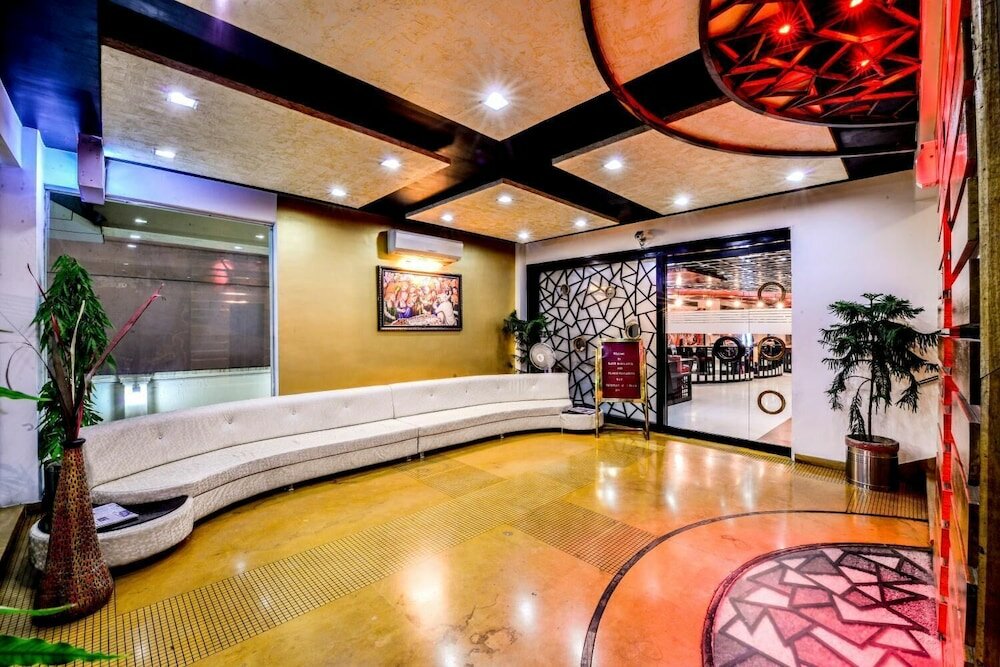 Фото Raghu Mahal Hotel