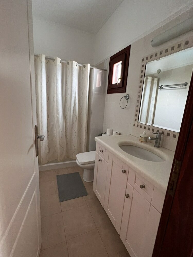 Фото The Birds Villa included Car rental