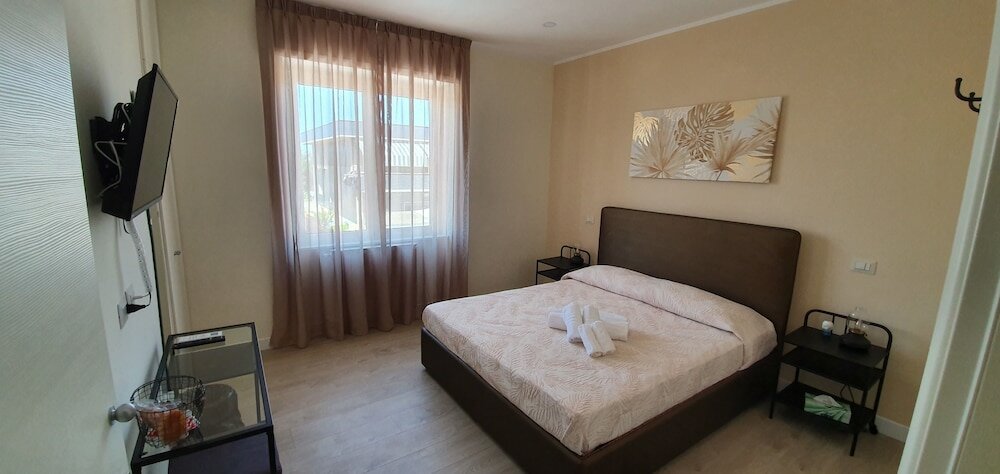 Фото Little Rose Guest House