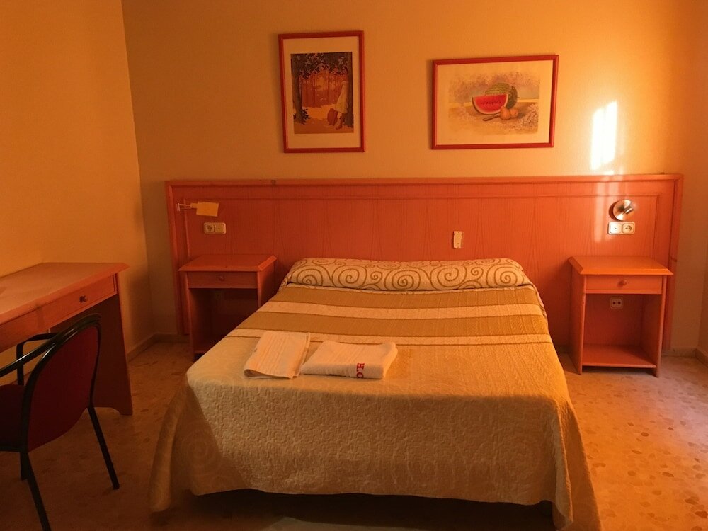 Фото Hostal Carlos III