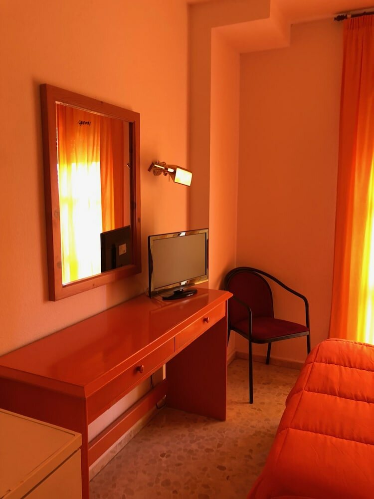 Фото Hostal Carlos III