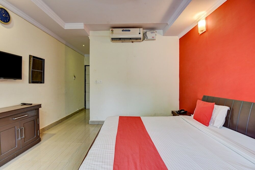 Фото Oyo 4073 Hotel Esskay