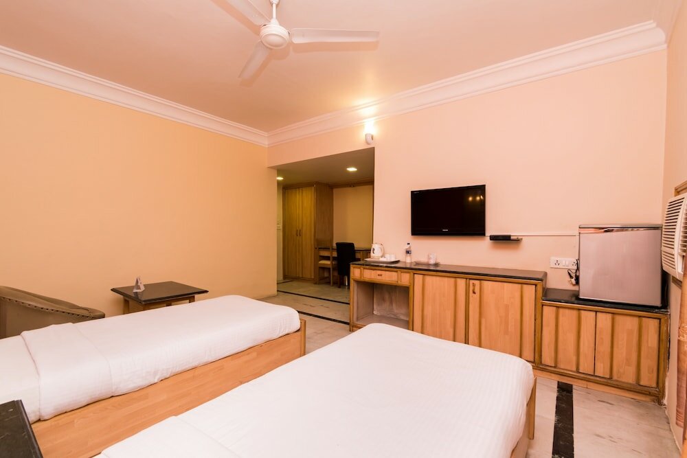 Фото Oyo 9182 Kings Crown Hotel