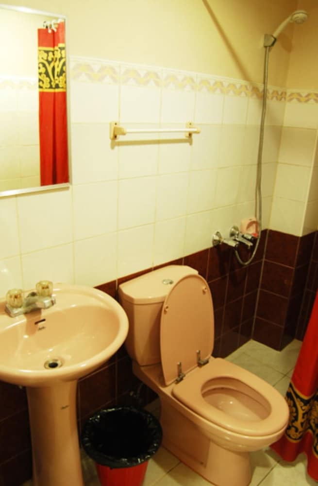 Фото Taver's Pension House