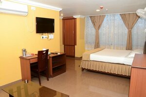 Hotel Raj Palace (State of West Bengal, Kolkata, Biswa Bangla Sarani), hotel