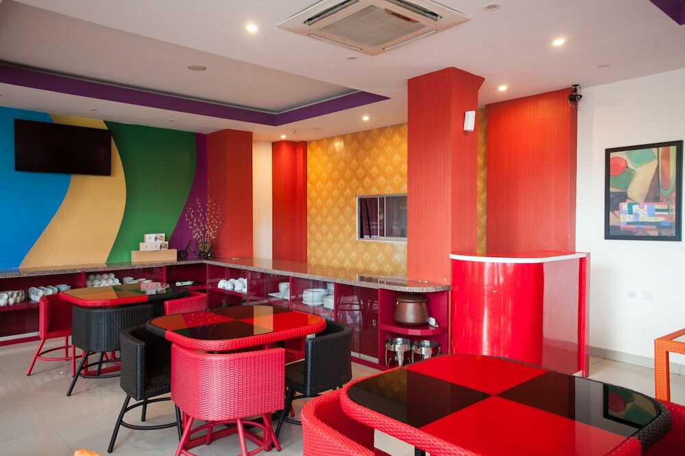 Фото RedDoorz near Hawaii Water Park