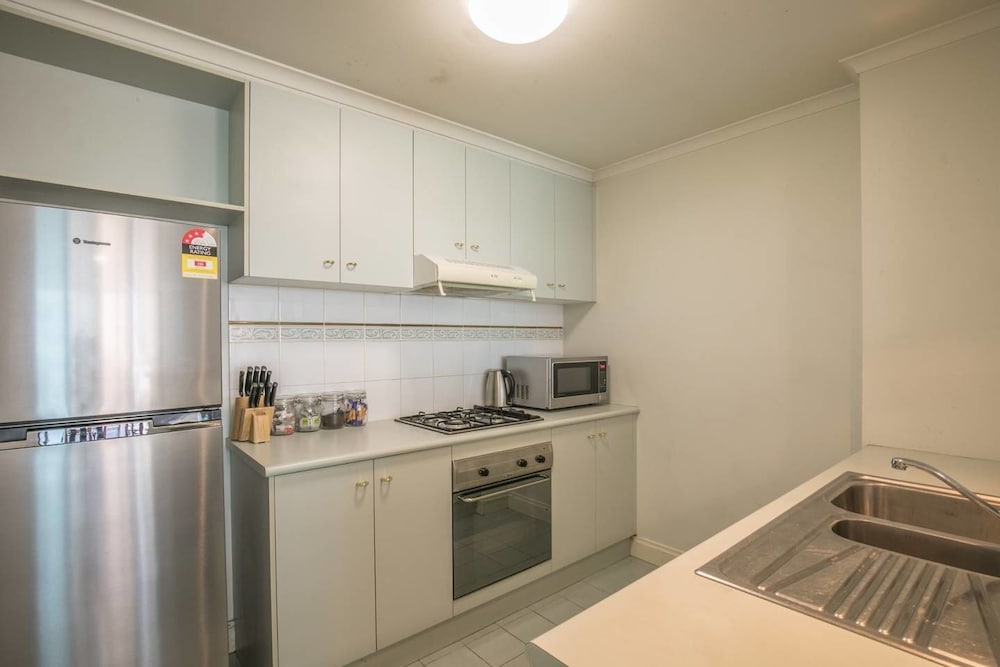 Фото 3 Bedrooms 2 Car Parks Carlton Garden Opposite