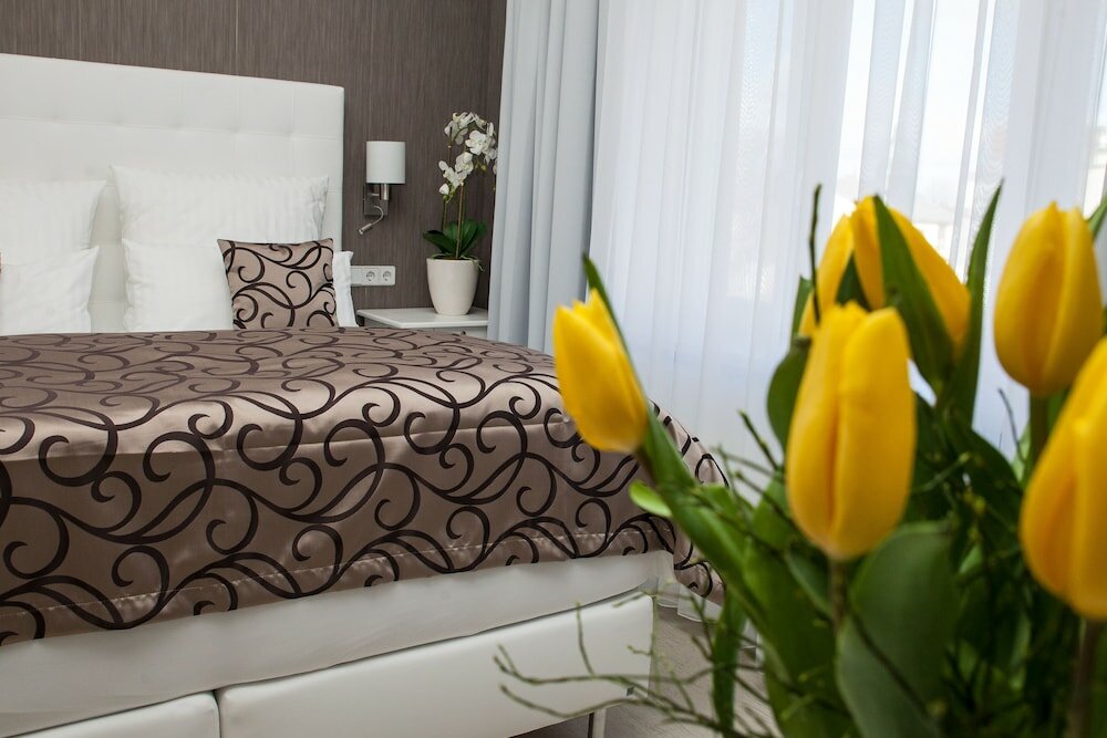 Фото Hotel & Pension Villa Laluna