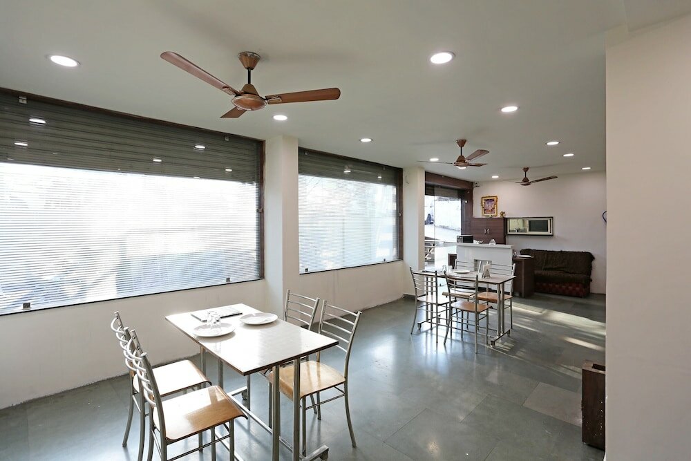 Фото Oyo Bho034 Hotel Ashirwad Regency