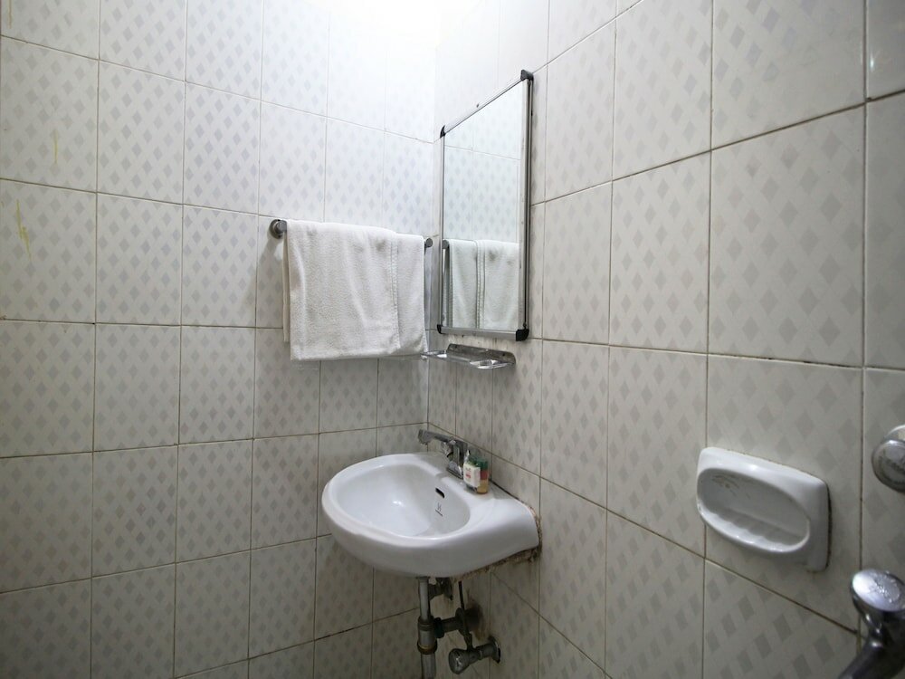 Фото Oyo 10400 Hotel The Ambassador