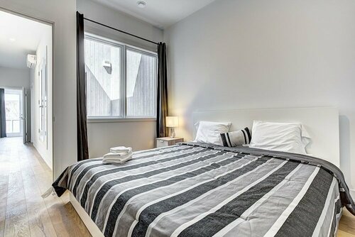 Гостиница Destination Stays Little Burgundy Dt Mtl в Монреале