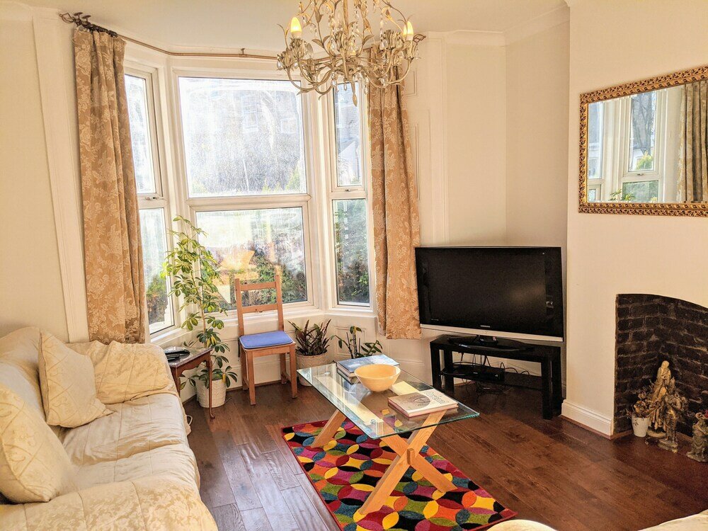 Фото Highbury House Apartment