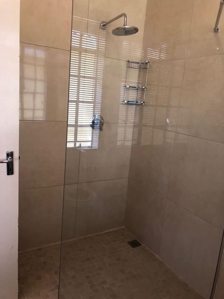 Фото Khuvena Guest House