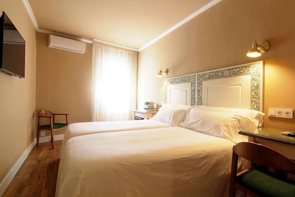 Фото Hostal los Castañuelos